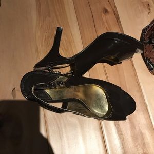 Preloved 9.5 Rampage Brown peep toe sing back heel
